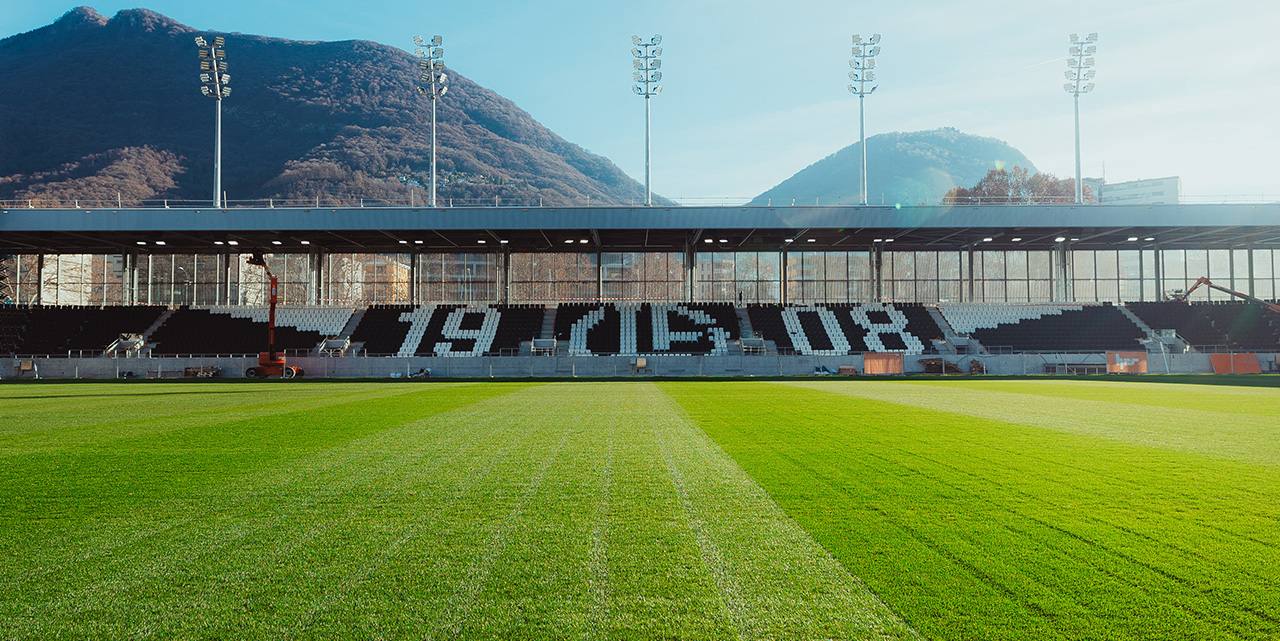 The AIL Arena, the new stadium at the heart of the Polo sportivo e degli eventi, handed over to the city in 2026: the hub is now growing with its complementary buildings, including the Torre Ovest with the B&B Hotels hotel.