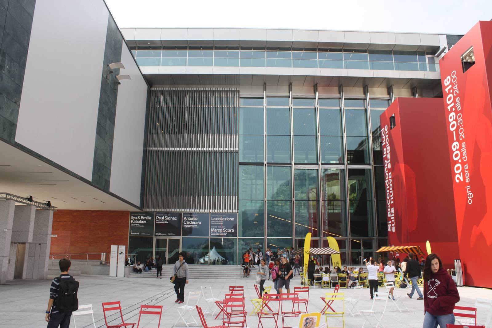 The LAC hall: ten days, thirty performances and artists from thirteen nations for the contemporary performing arts festival.