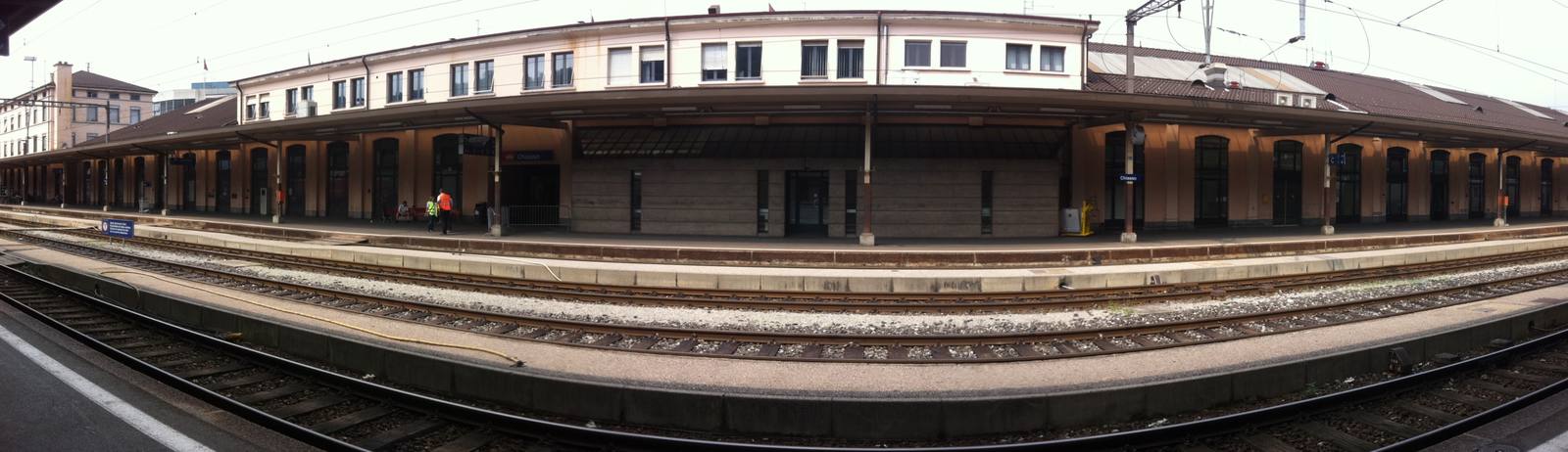 La stazione di Chiasso: per i promotori la vicinanza allo scalo, a 50 metri dall’hub, è uno dei punti di forza della scelta.