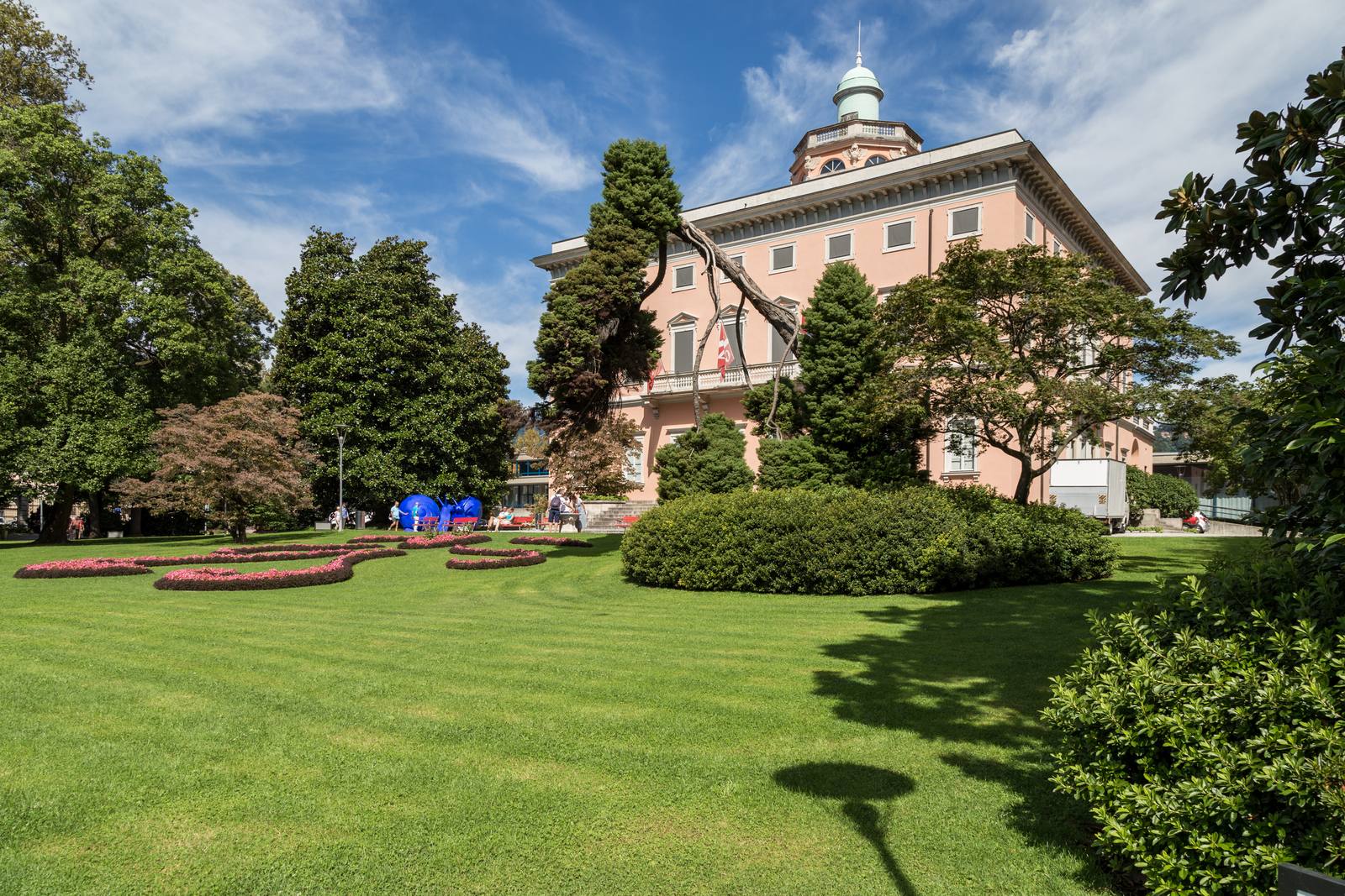 Villa Ciani nel Parco Ciani: la sede sul lungolago ospita parte del programma del forum.